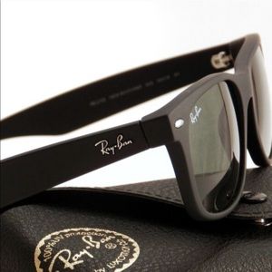 NWT RAY BAN WAYFARER CLASSIC POLARIZED MATTE